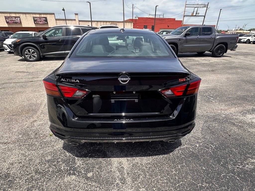 Certified 2025 Nissan Altima 2.5 SR w/ SR Premium Package FWD image 5