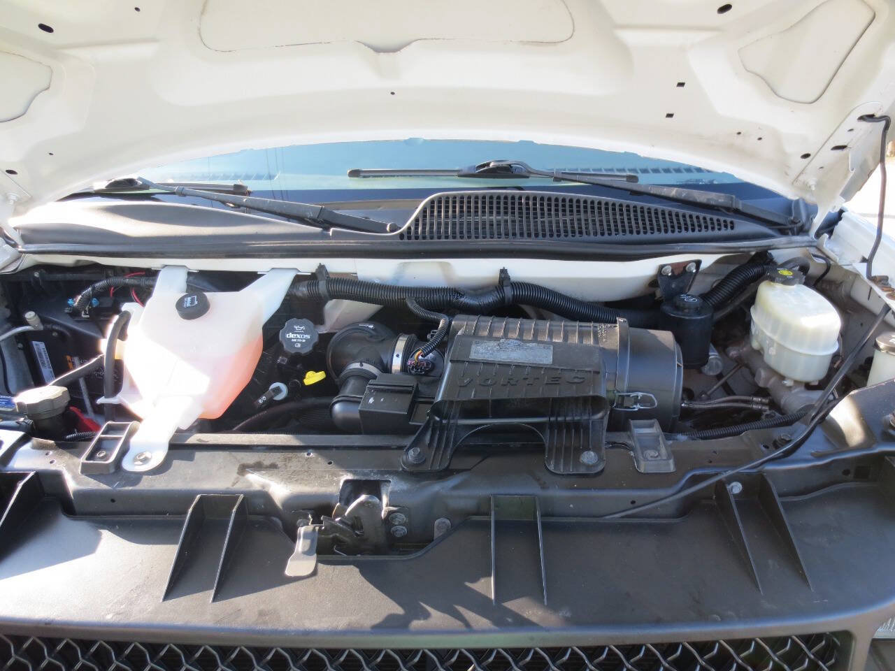 Used 2015 Chevrolet Express 2500 RWD image 11
