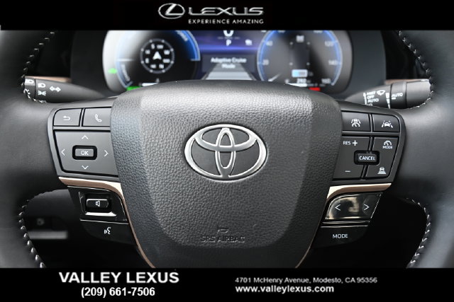 Used 2026 Toyota Crown AWD/4WD image 9