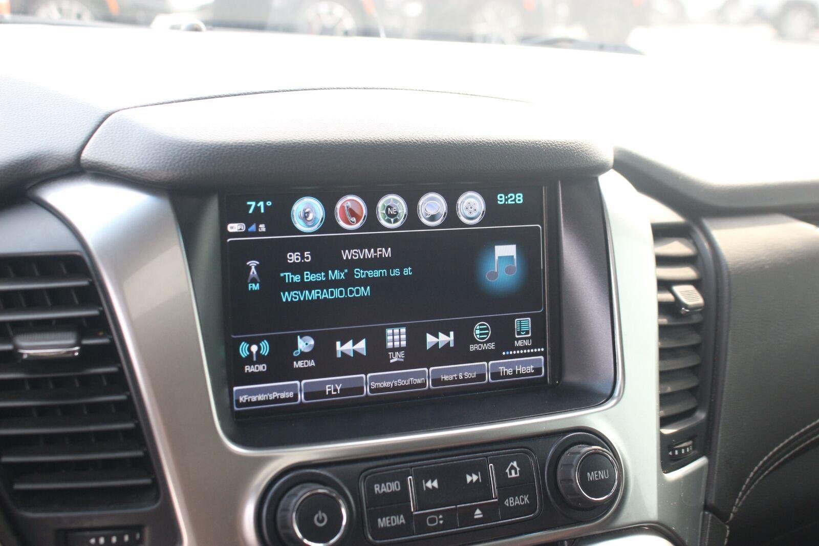 Used 2020 Chevrolet Suburban Premier w/ Premier Plus Edition AWD/4WD image 27