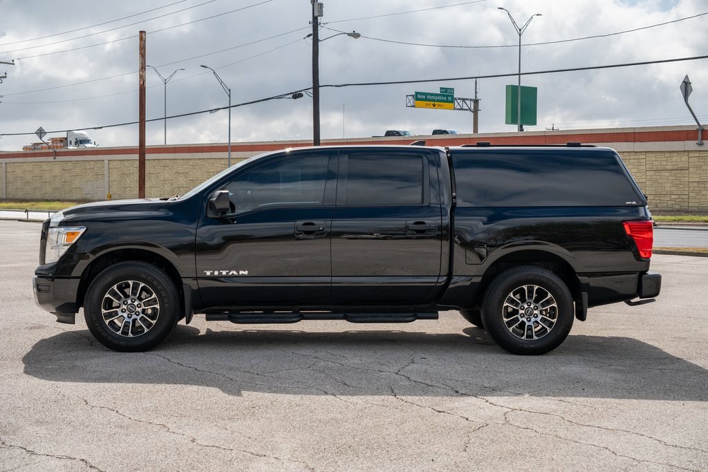 Used 2023 Nissan Titan SV w/ Accessory Utility Package image 4