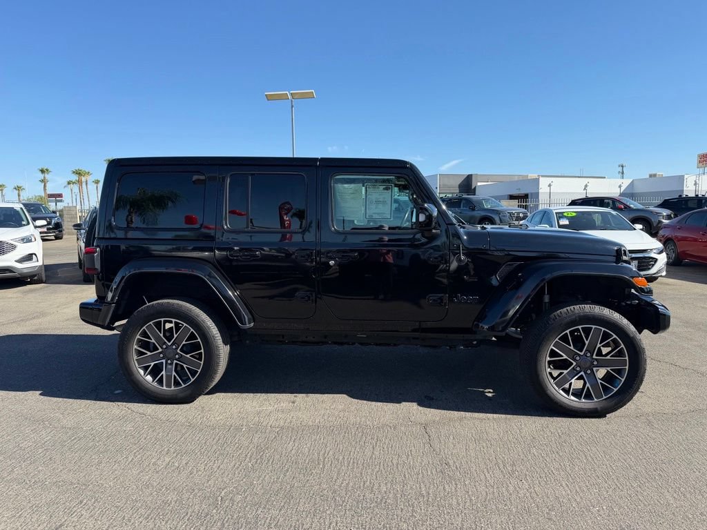 Used 2022 Jeep Wrangler Unlimited Sahara AWD/4WD image 7