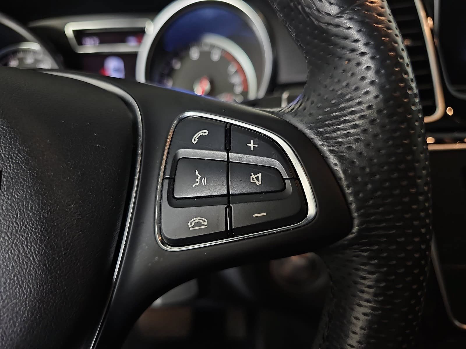 Used 2018 Mercedes-Benz GLE 550e 4MATIC image 18