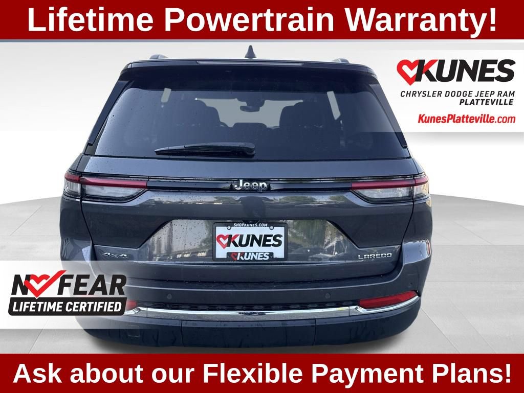 Used 2023 Jeep Grand Cherokee Laredo AWD/4WD image 3