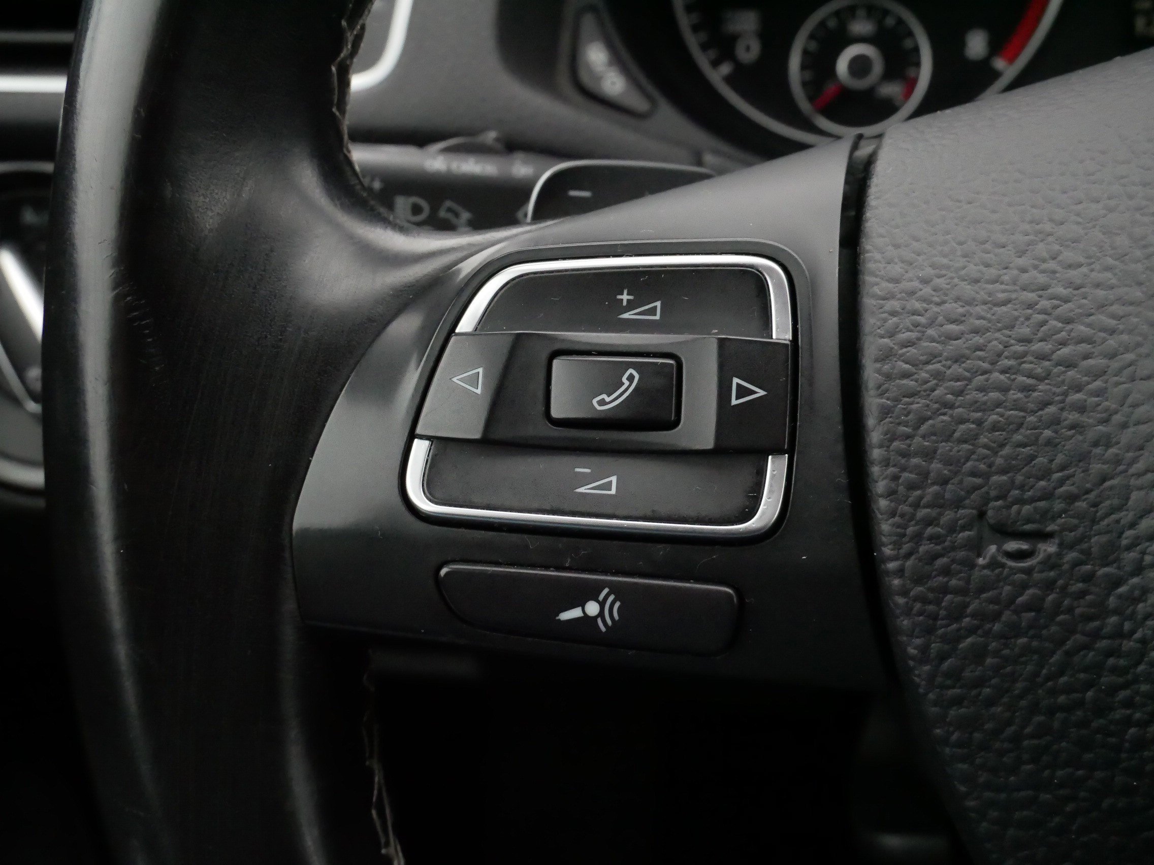 Used 2014 Volkswagen Passat 1.8T Sport image 26