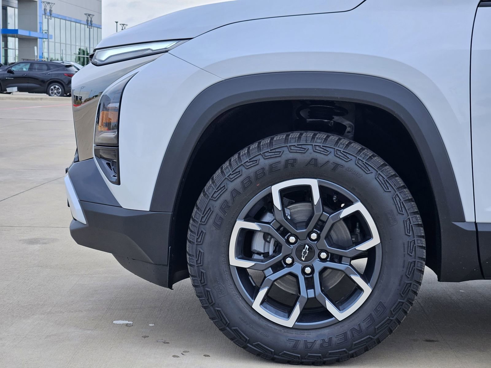 New 2026 Chevrolet Equinox ACTIV w/ Convenience Package III FWD image 12