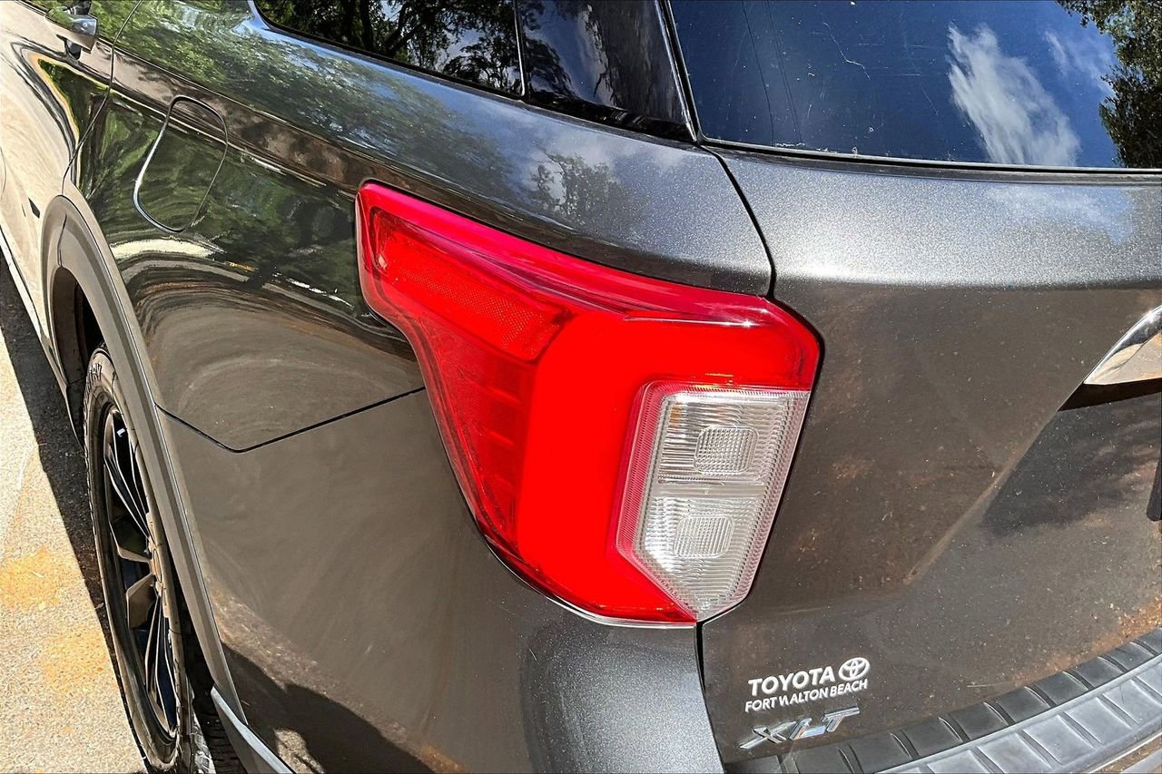 Used 2020 Ford Explorer XLT w/ Equipment Group 202A AWD/4WD image 20