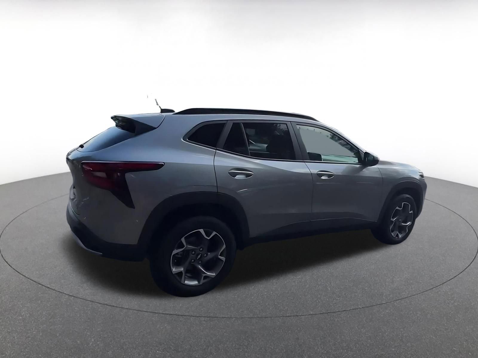 Used 2025 Chevrolet Trax LT image 14