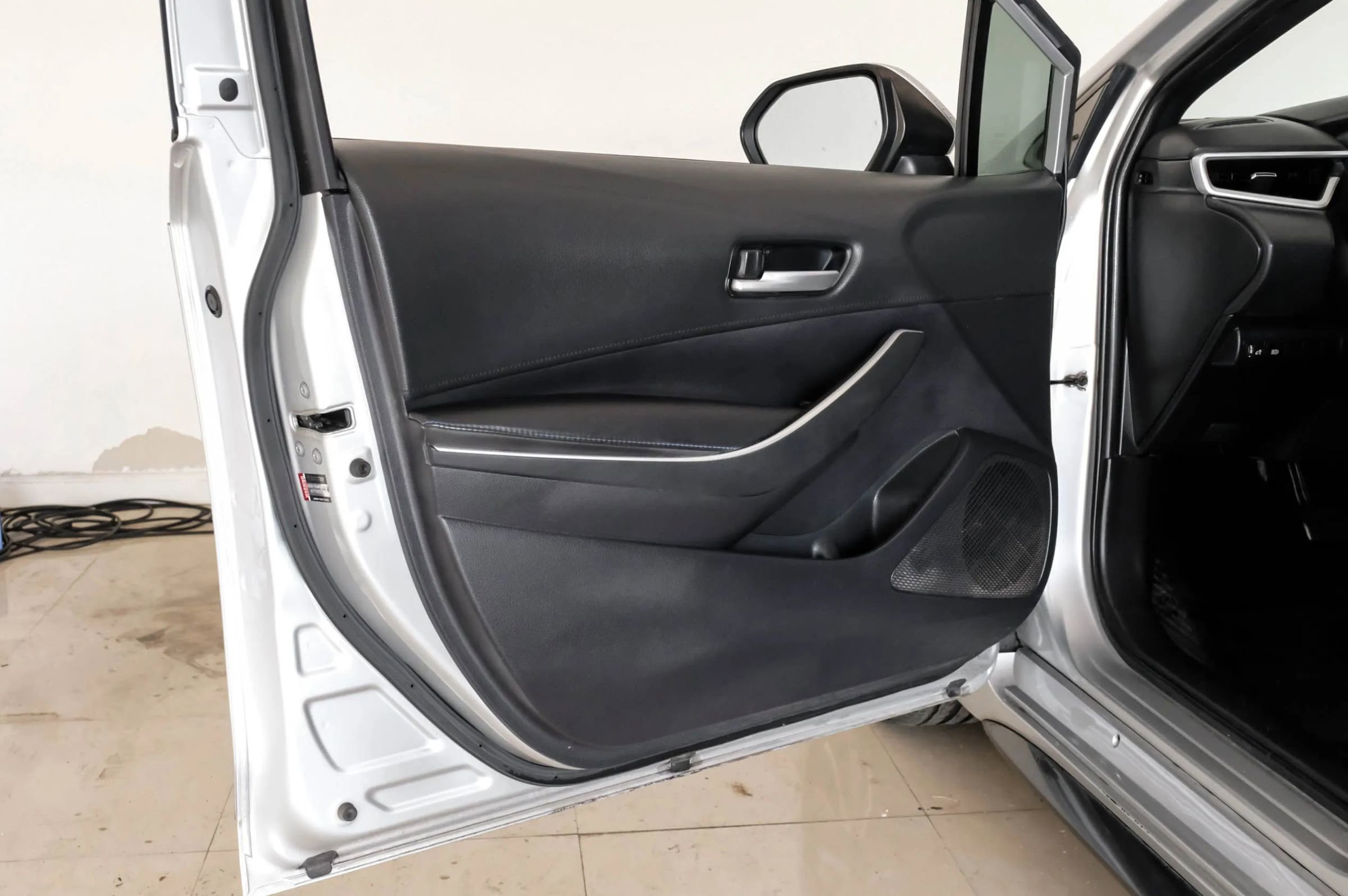 Used 2020 Toyota Corolla SE FWD image 48