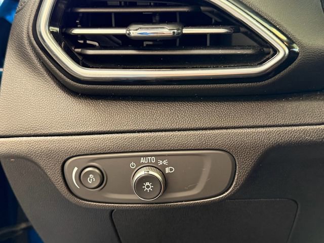 Used 2023 Chevrolet Bolt EUV LT w/ Driver Confidence Package FWD image 25