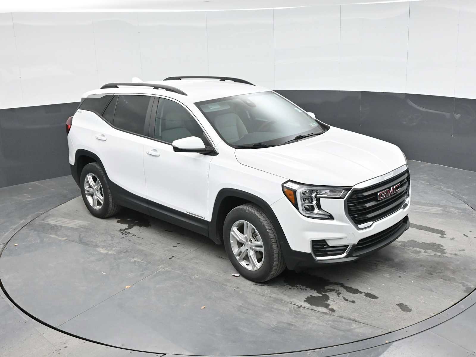 Used 2023 GMC Terrain SLE w/ Driver Convenience Package AWD/4WD image 18