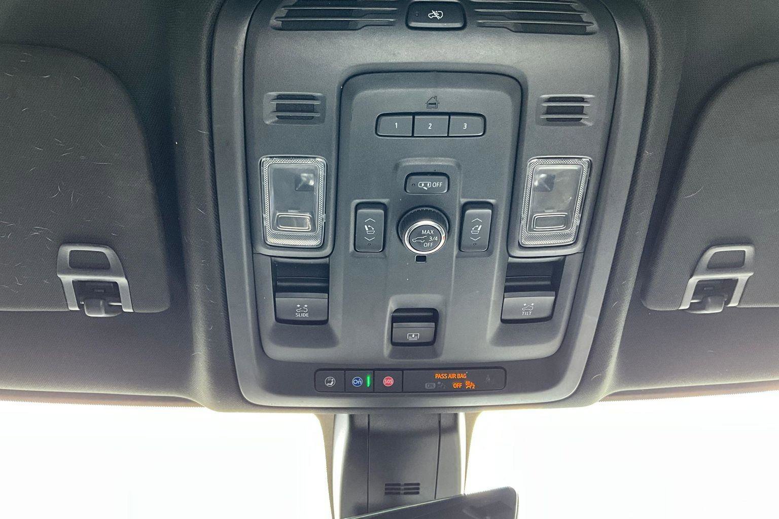 Used 2021 GMC Yukon XL Denali w/ Denali Premium Package image 39