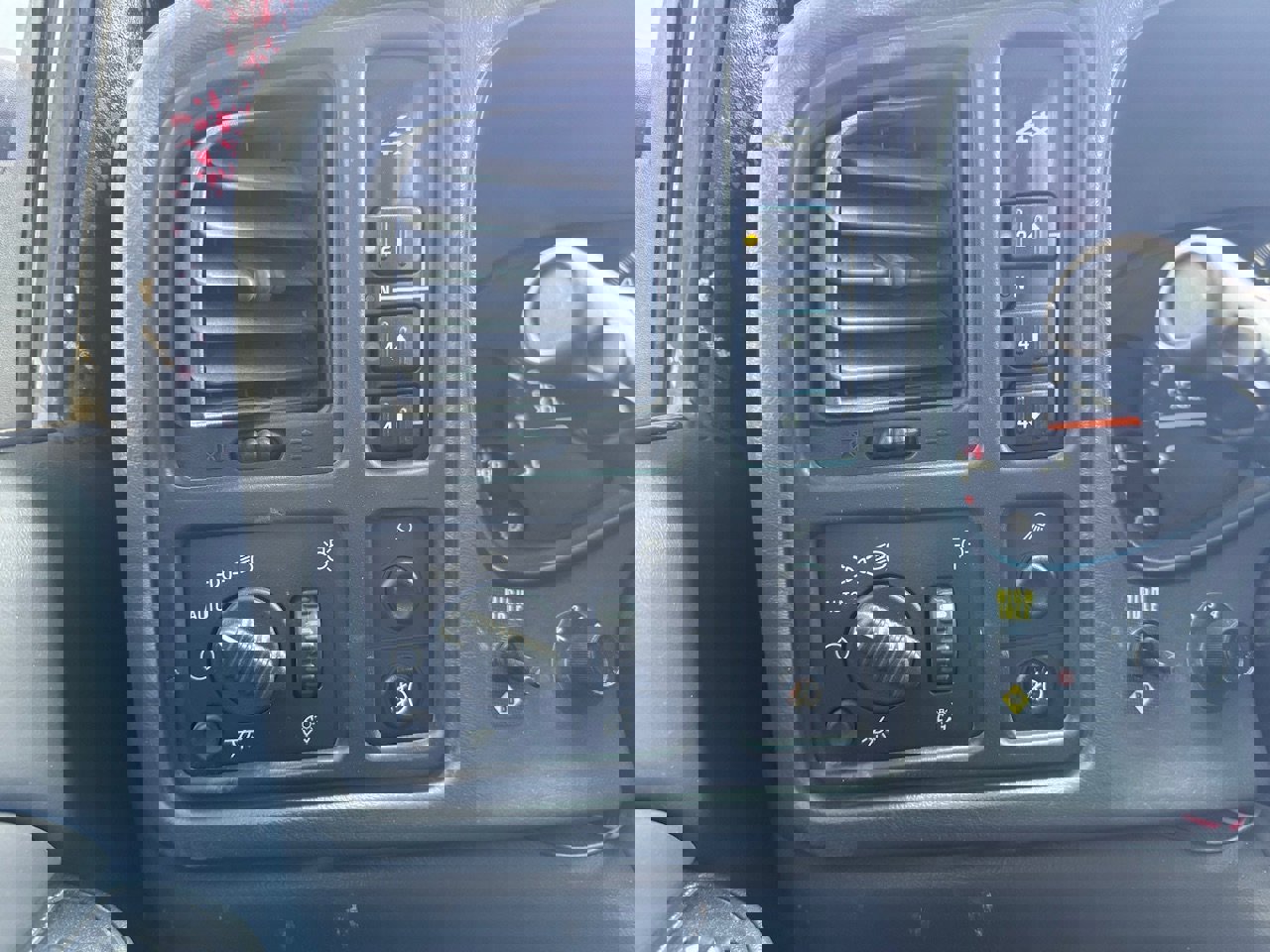 Used 2007 GMC Sierra 2500 SLE w/ Heavy-Duty Power Package image 15