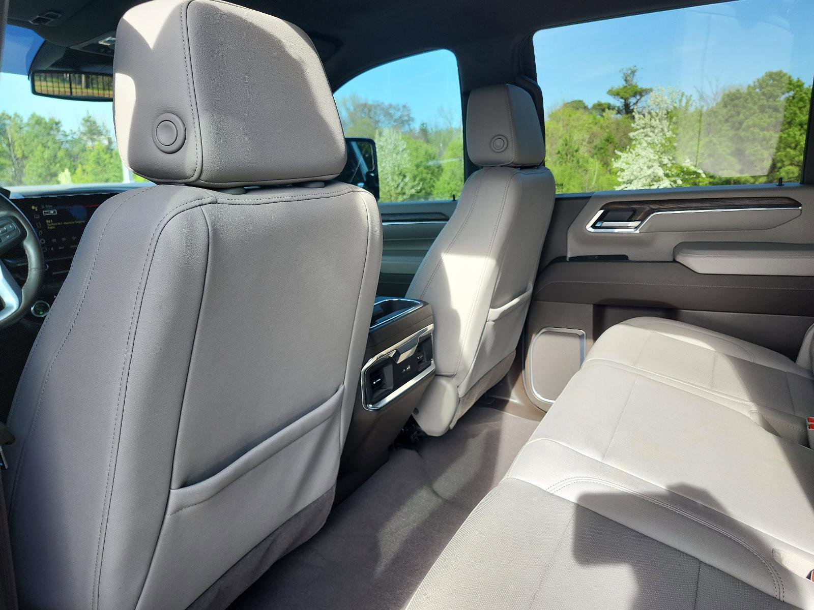 Used 2024 GMC Sierra 2500 SLT w/ SLT Convenience Package image 16