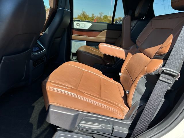 Used 2022 Lincoln Navigator Reserve image 18