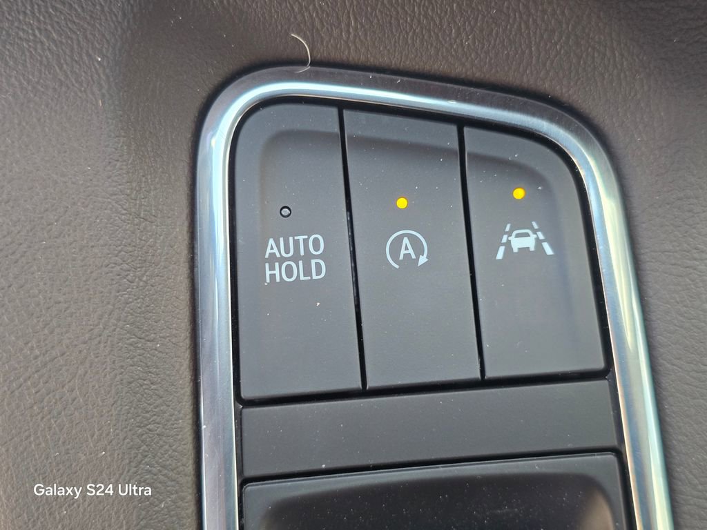 Used 2024 Cadillac Escalade Premium Luxury image 32