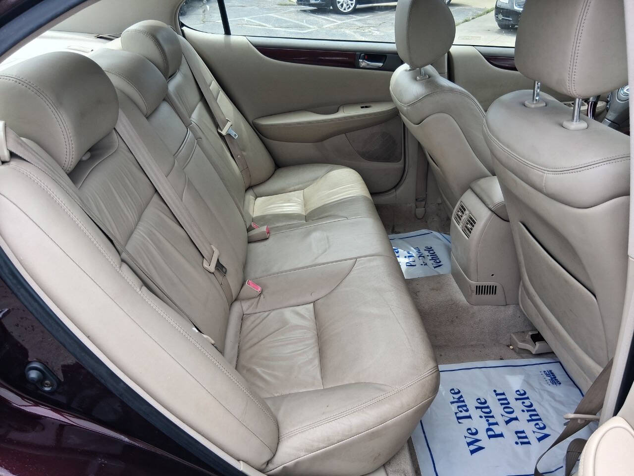 Used 2004 Lexus ES 330 w/ Premium Pkg FWD image 17