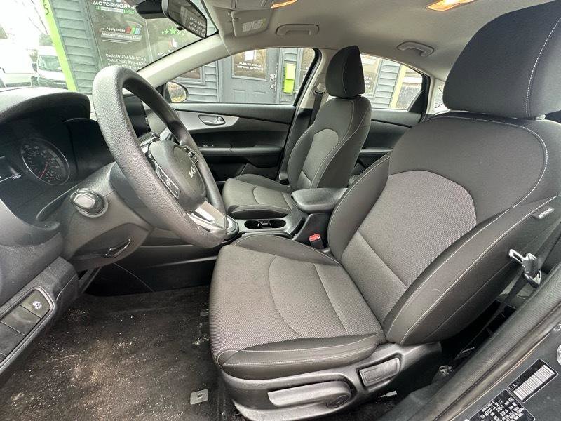 Used 2024 Kia Forte LXS FWD image 9