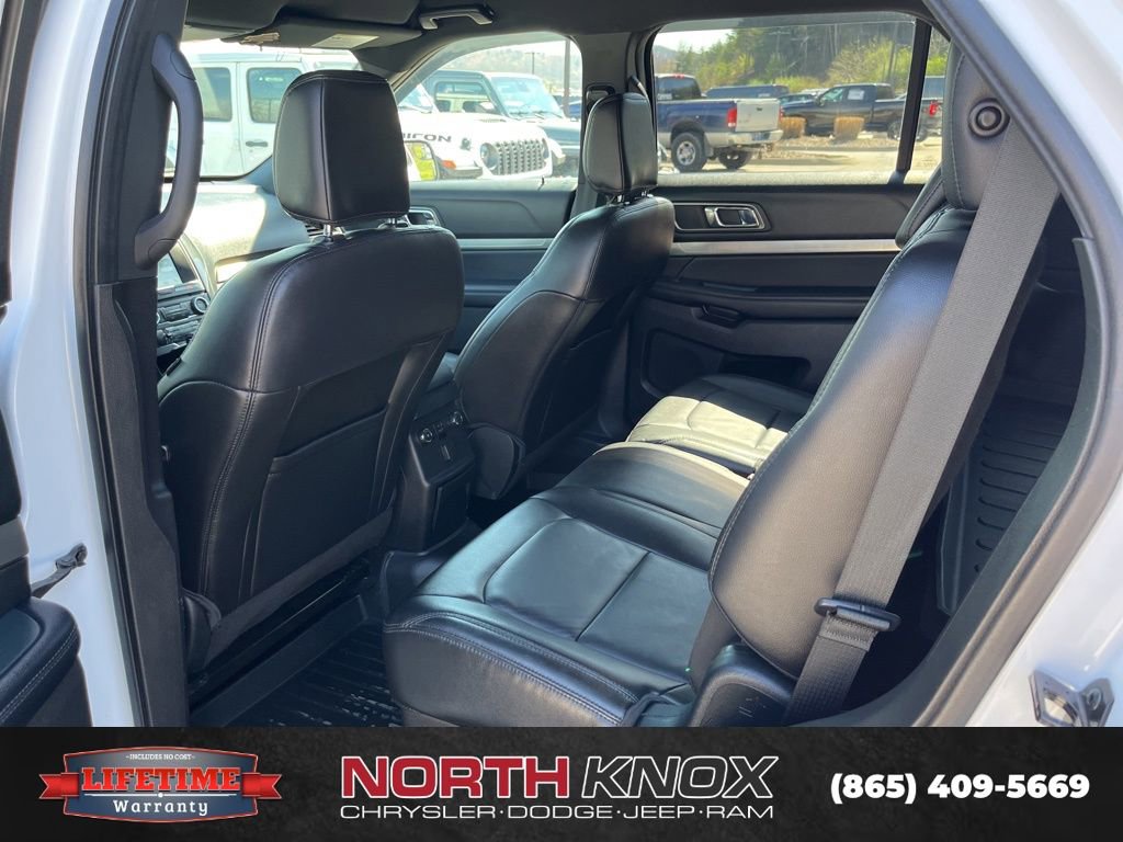 Used 2018 Ford Explorer XLT w/ Equipment Group 202A image 7