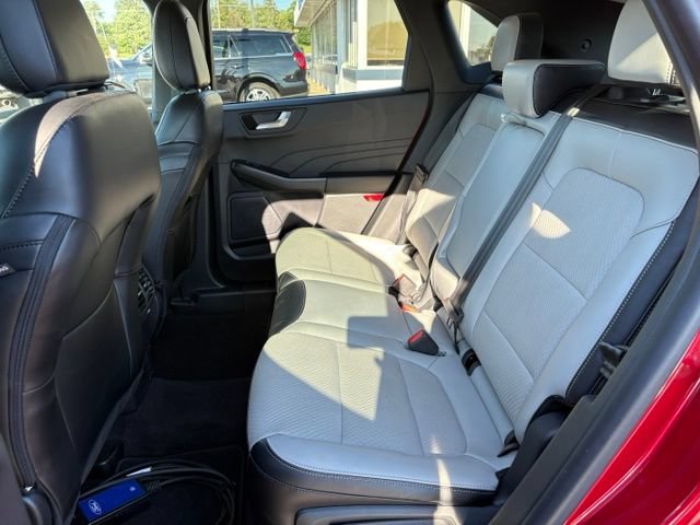 Used 2024 Ford Escape SE w/ Class II Trailer Tow Package FWD image 20