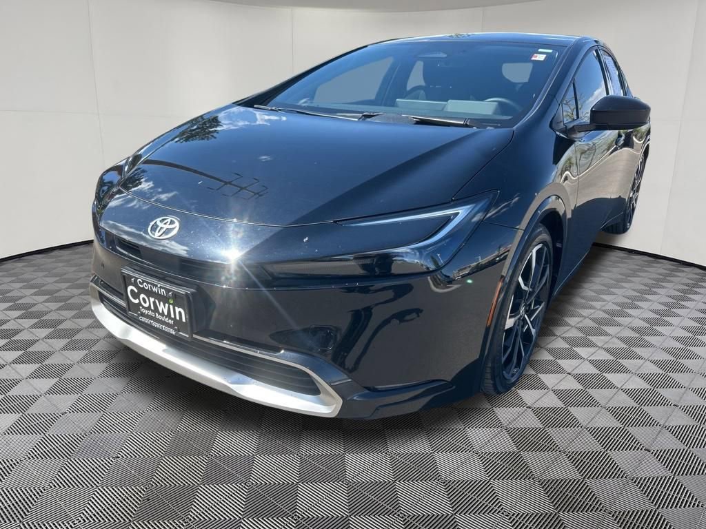 Used 2024 Toyota Prius Prime FWD image 3