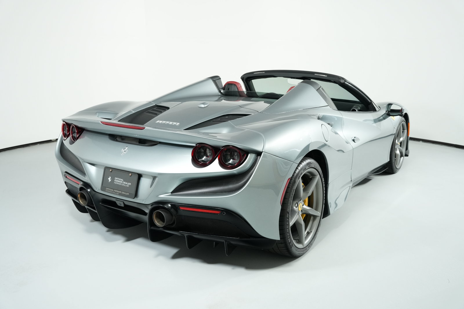 Used 2021 Ferrari F8 Spider RWD image 28