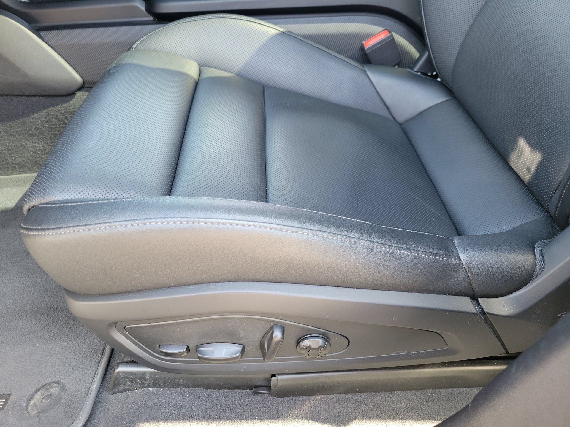 Certified 2021 Porsche Taycan RWD image 23