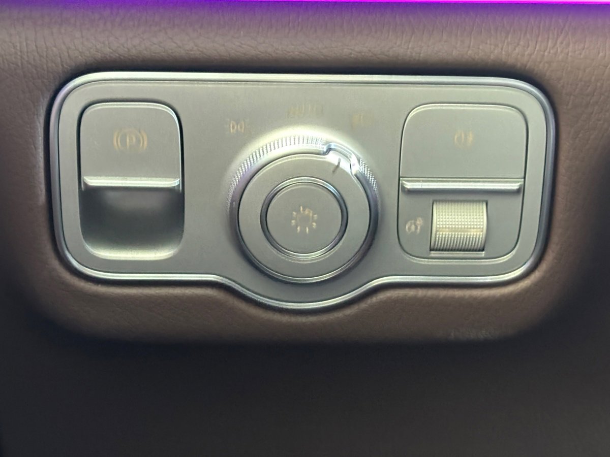 Used 2025 Mercedes-Benz GLS 450 4MATIC image 31