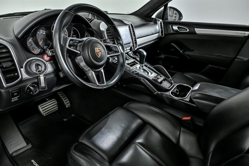 Used 2017 Porsche Cayenne GTS AWD/4WD image 17