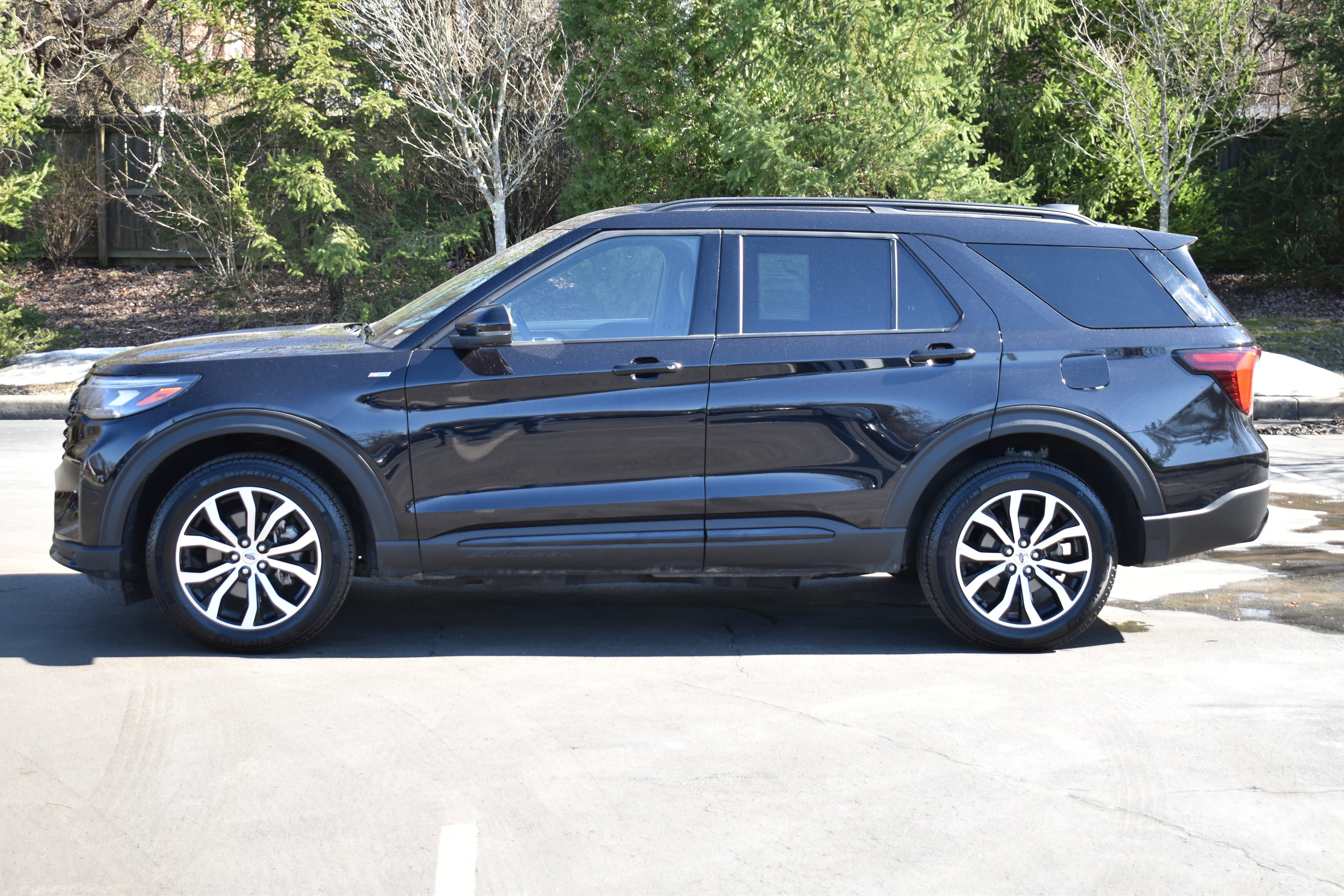 Used 2025 Ford Explorer ST-Line image 28