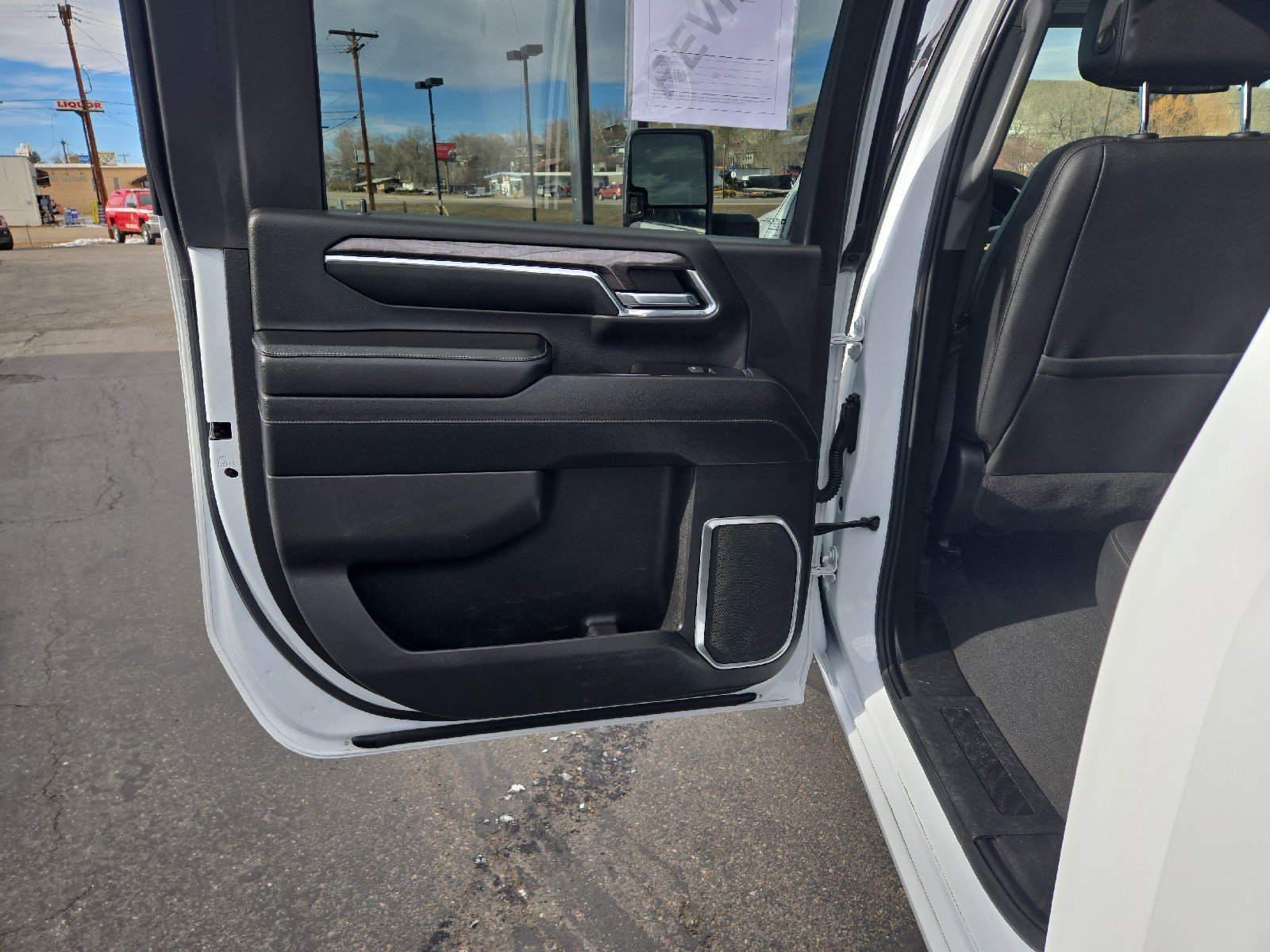 Used 2024 Chevrolet Silverado 2500 LTZ w/ LTZ Convenience Package image 16