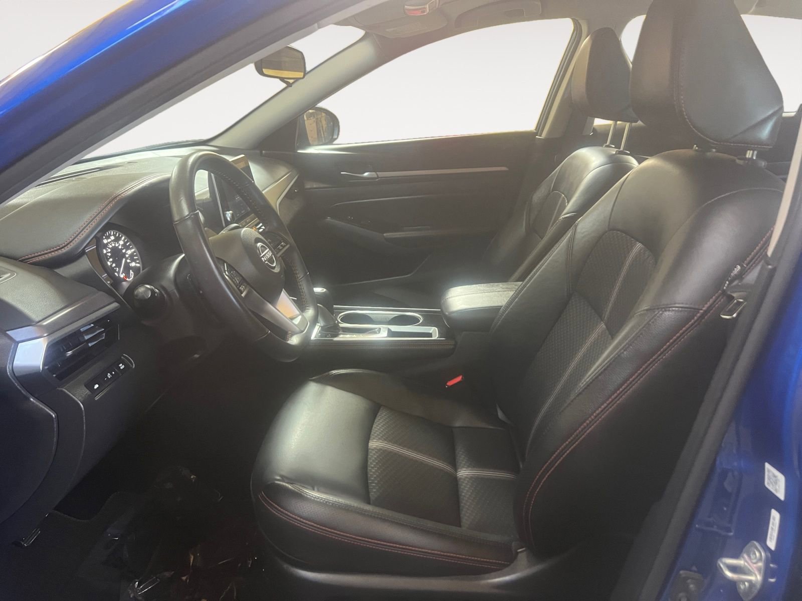Used 2025 Nissan Altima 2.5 SR FWD image 9