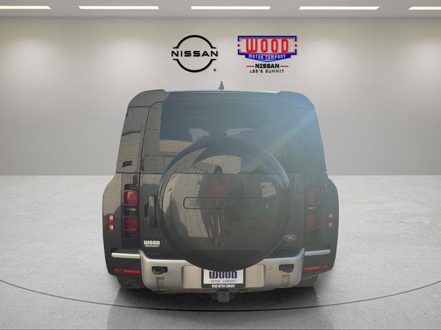 Used 2023 Land Rover Defender 130 SE image 3