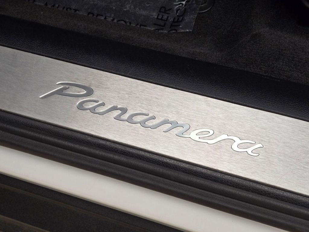 Used 2020 Porsche Panamera 4 image 40