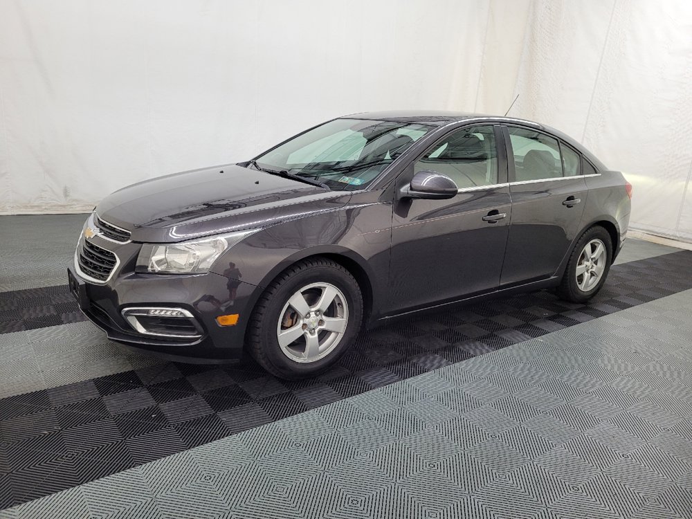 Used 2016 Chevrolet Cruze LT FWD image 2