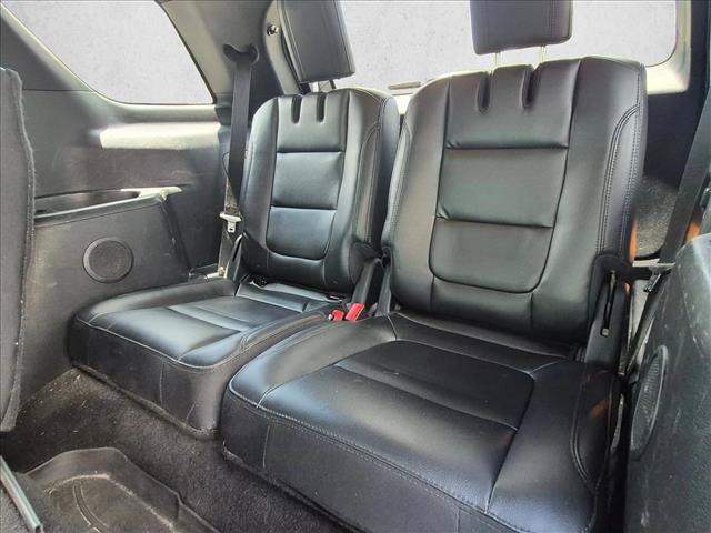 Used 2017 Ford Explorer XLT w/ Equipment Group 202A FWD image 18