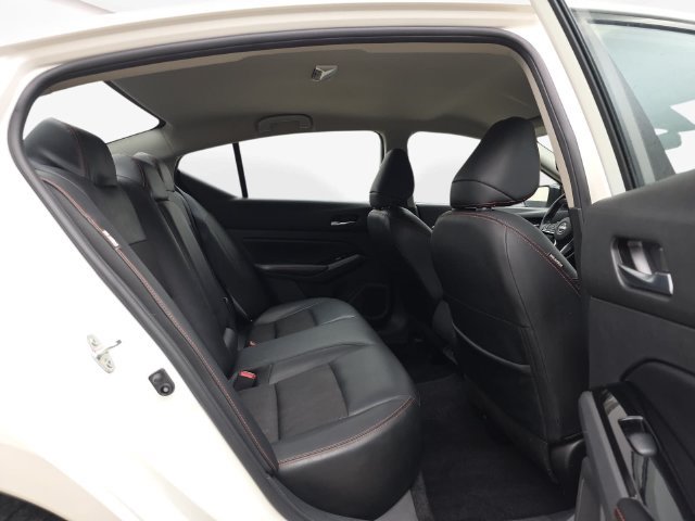 Used 2025 Nissan Altima 2.5 SR FWD image 36