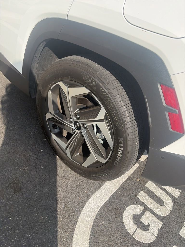 Certified 2023 Hyundai Tucson Limited w/ Cargo Package image 7