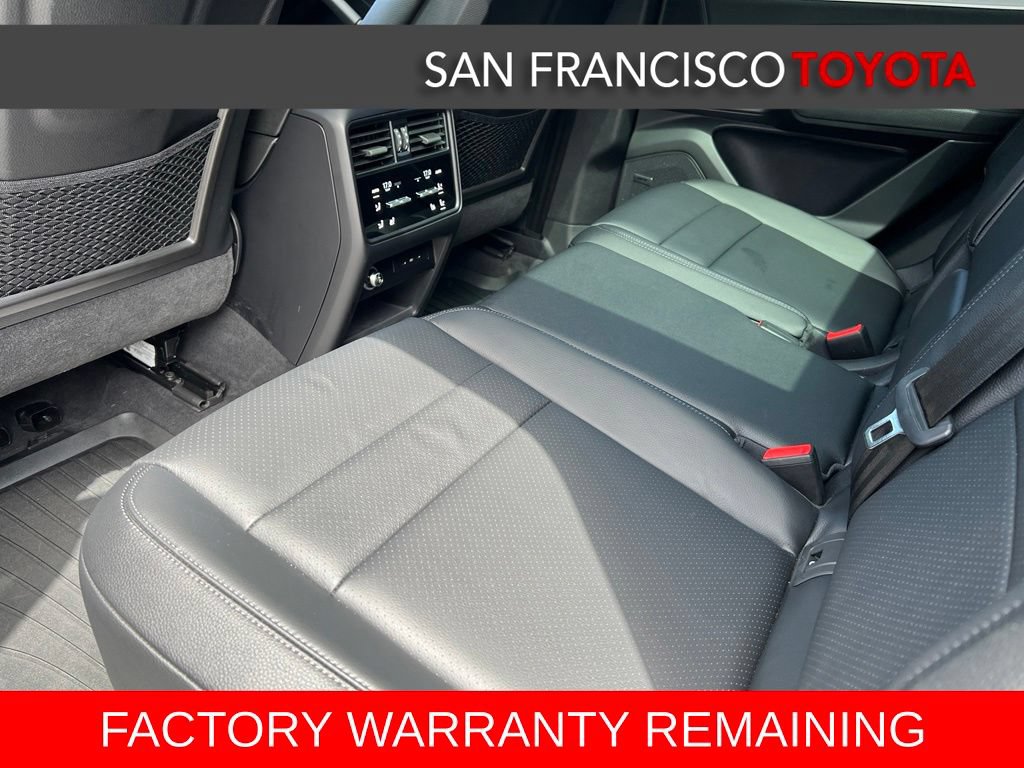 Used 2024 Porsche Cayenne S AWD/4WD image 17