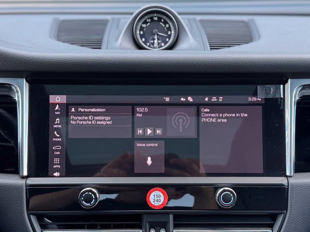 Certified 2026 Porsche Macan AWD/4WD image 29
