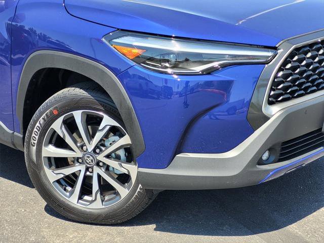 Used 2023 Toyota Corolla Cross XLE w/ Convenience Package AWD/4WD image 3