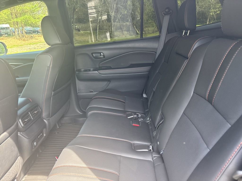 Used 2025 Honda Passport TrailSport image 9