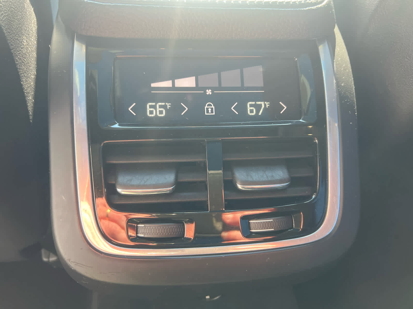 Used 2018 Volvo V90 T5 Cross Country w/ Convenience Package image 28