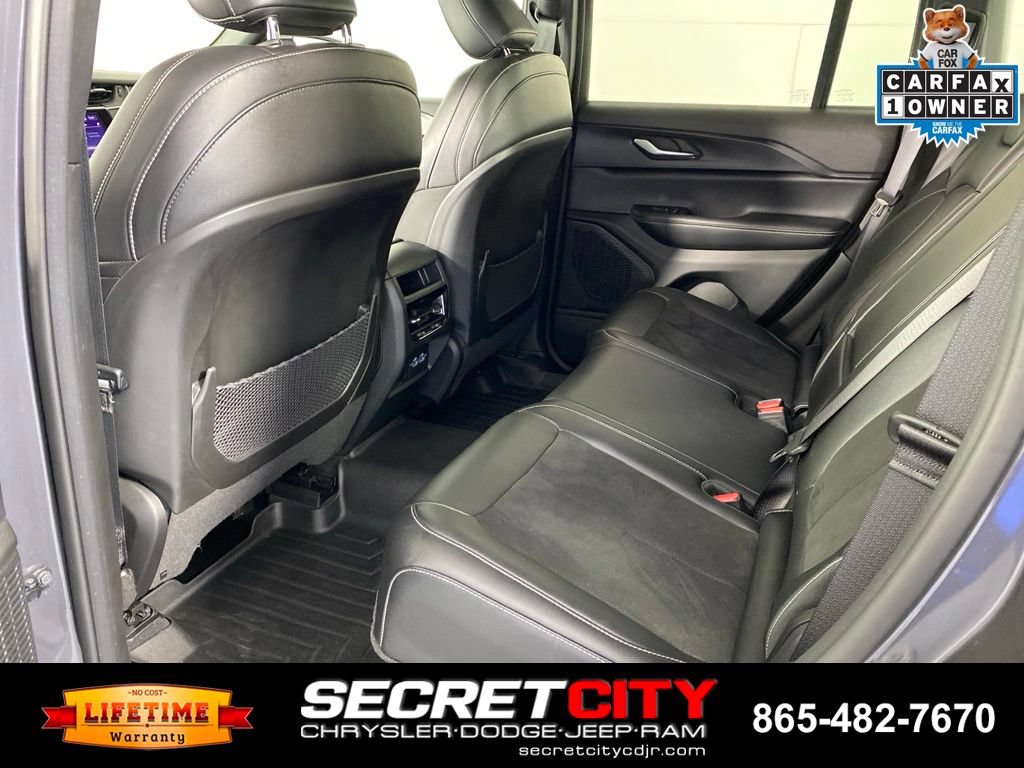 Used 2023 Jeep Grand Cherokee Altitude AWD/4WD image 27
