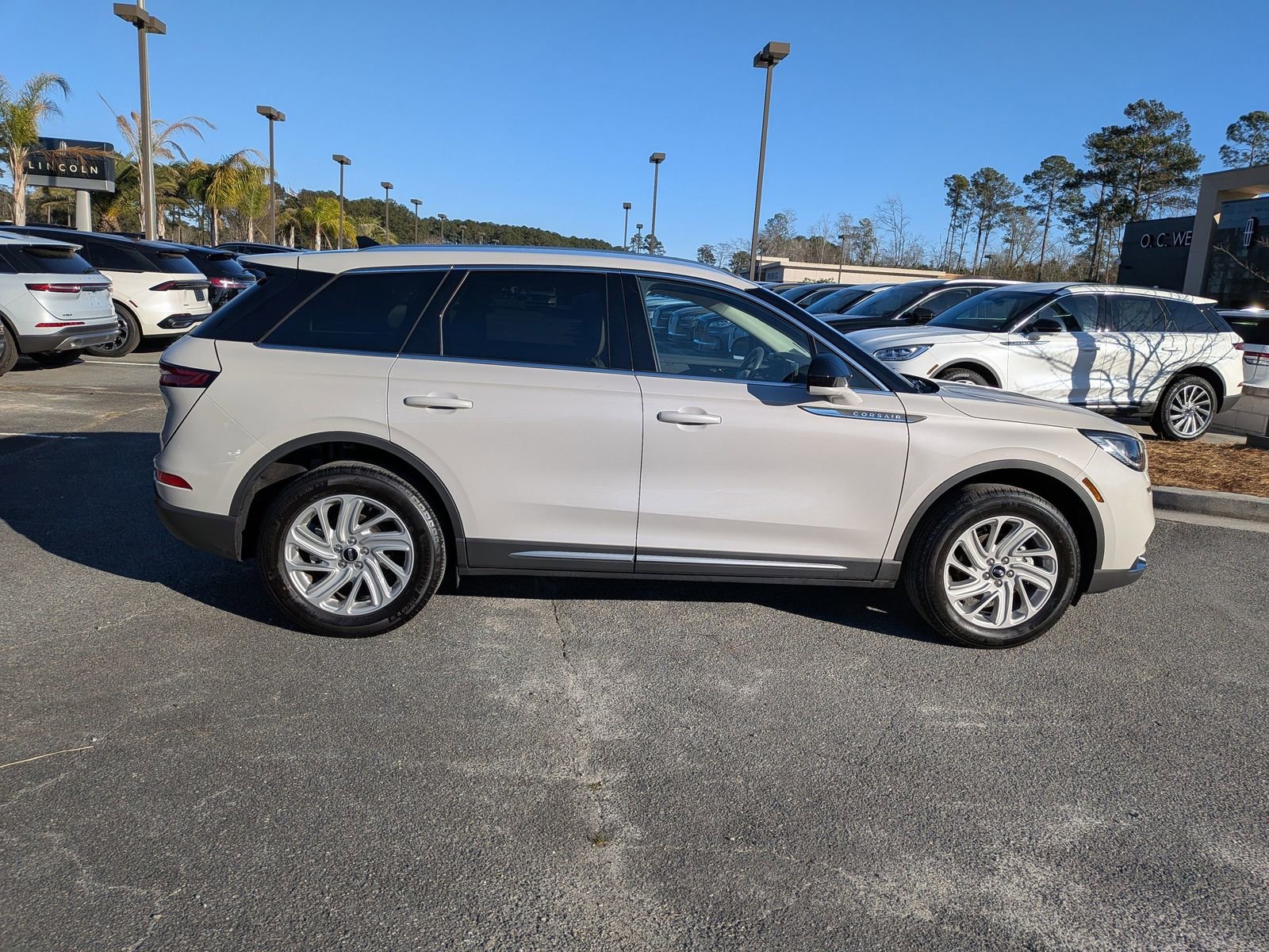 Certified 2022 Lincoln Corsair FWD image 4