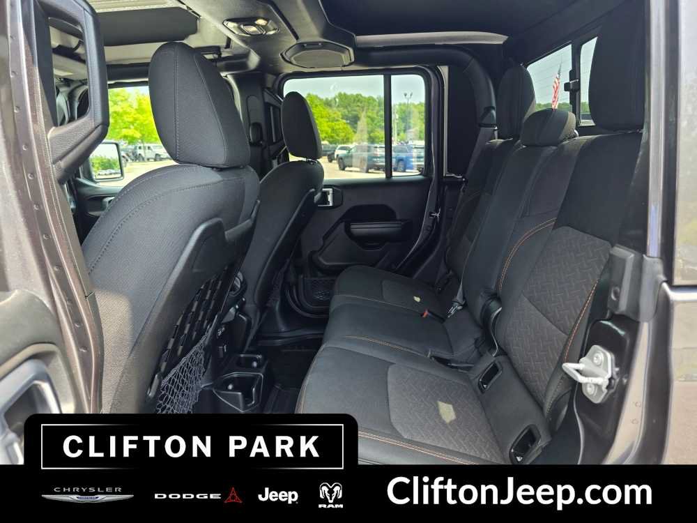 Used 2021 Jeep Gladiator Mojave AWD/4WD image 13