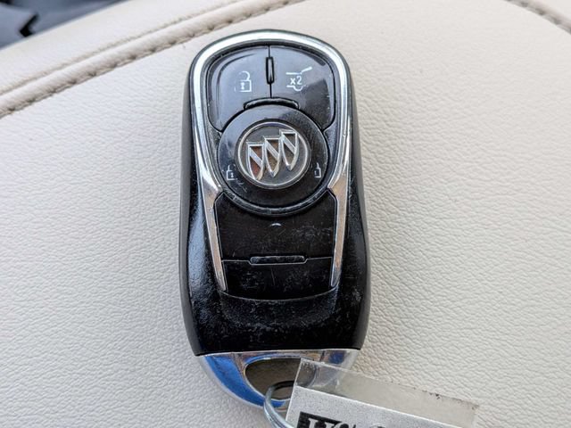 Used 2022 Buick Enclave Essence w/ Sport Touring Edition FWD image 32