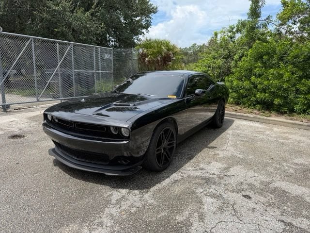 Used 2016 Dodge Challenger SXT RWD image 6