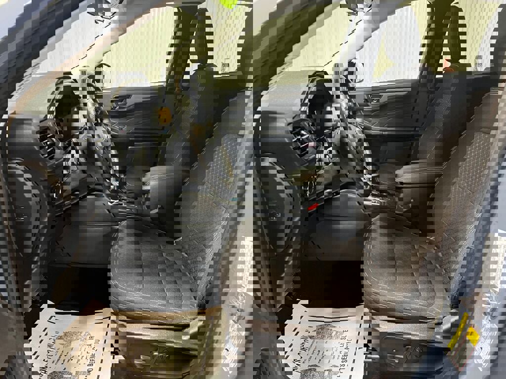 Used 2023 Ford Escape Active image 5