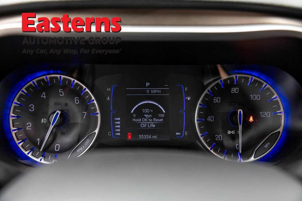 Used 2019 Chrysler Pacifica Touring-L FWD image 17